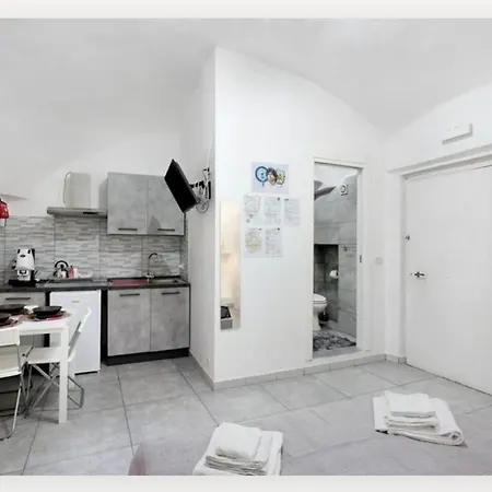 Apartamento Holiday Tarsia Vicino Piazza Dante - Toledo *