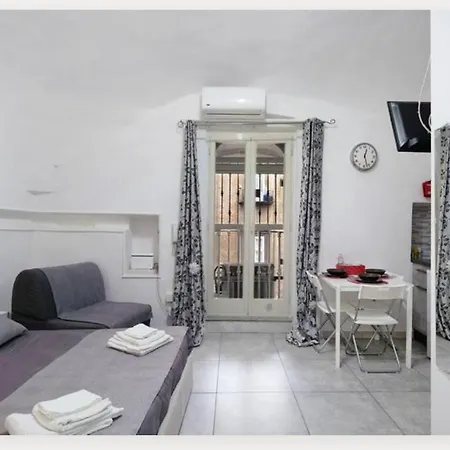 Apartamento Holiday Tarsia Vicino Piazza Dante - Toledo Nápoles