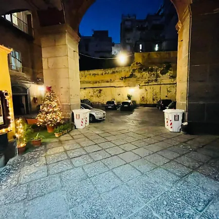 Holiday Tarsia Vicino Piazza Dante - Toledo Napoli